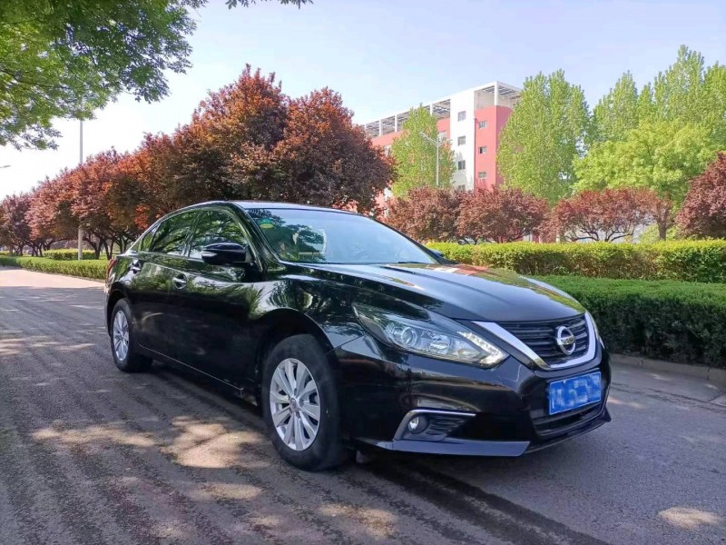 東營17年日產天籟2