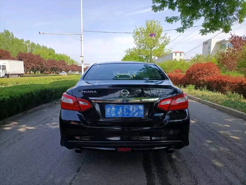 東營17年日產天籟4