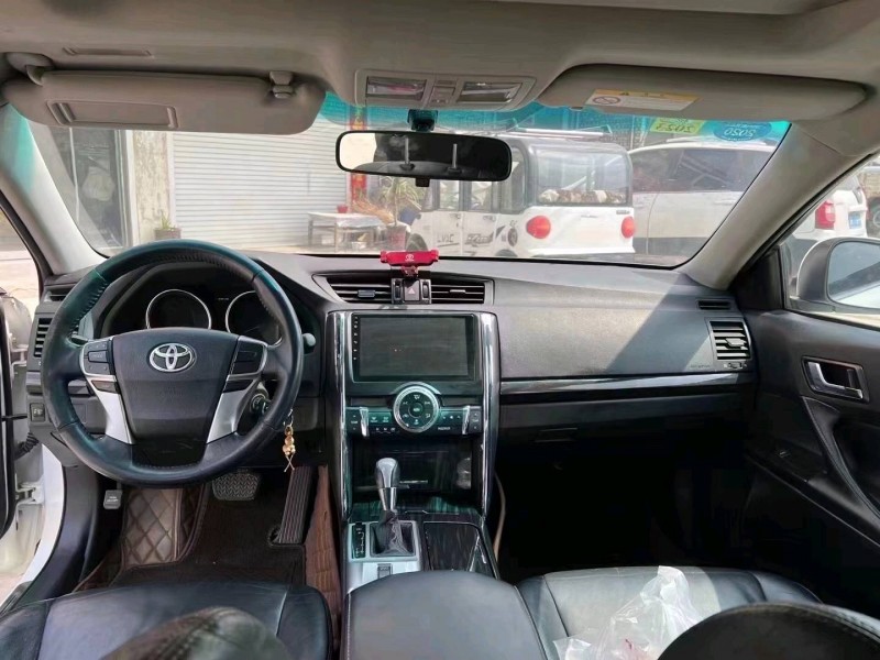 北京12年丰田锐志6