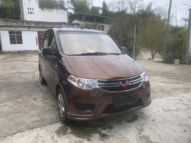 重慶18年五菱汽車宏光4