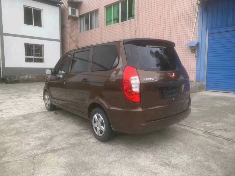 重慶18年五菱汽車宏光6