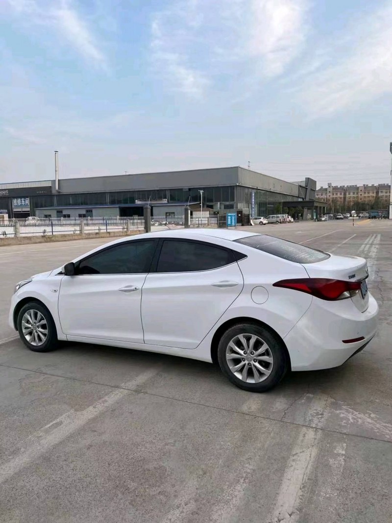 北京18年现代朗动3