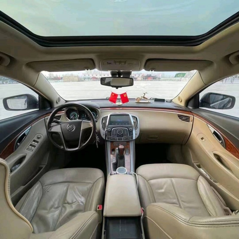 北京12年别克君越8