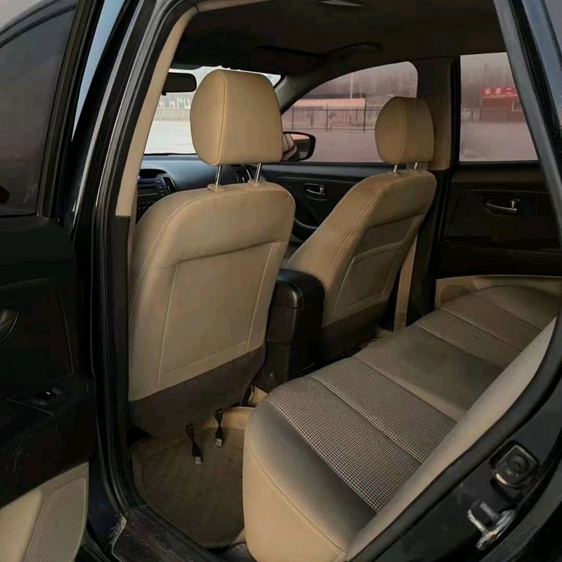 北京12年现代悦动5