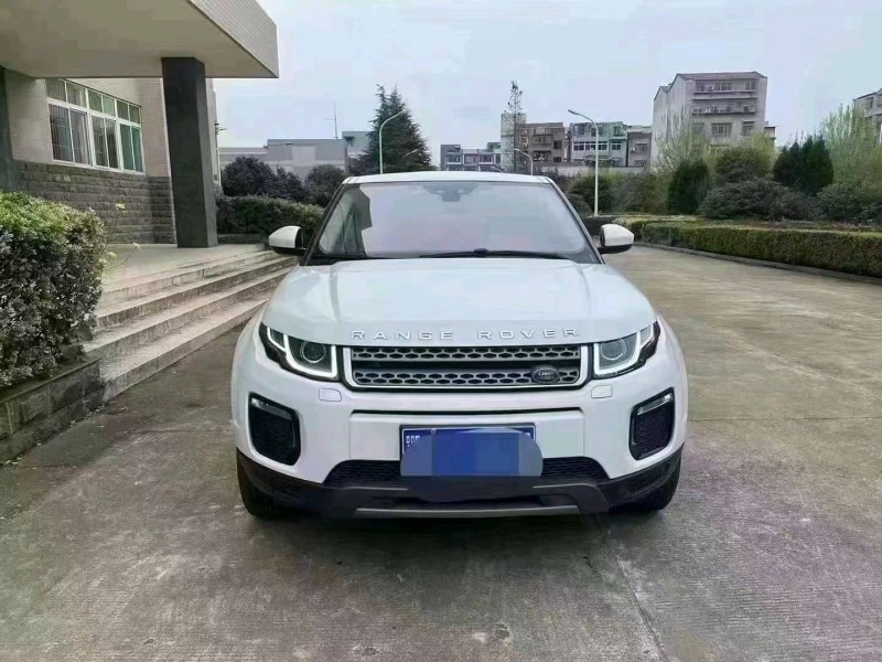 北京19年路虎極光1