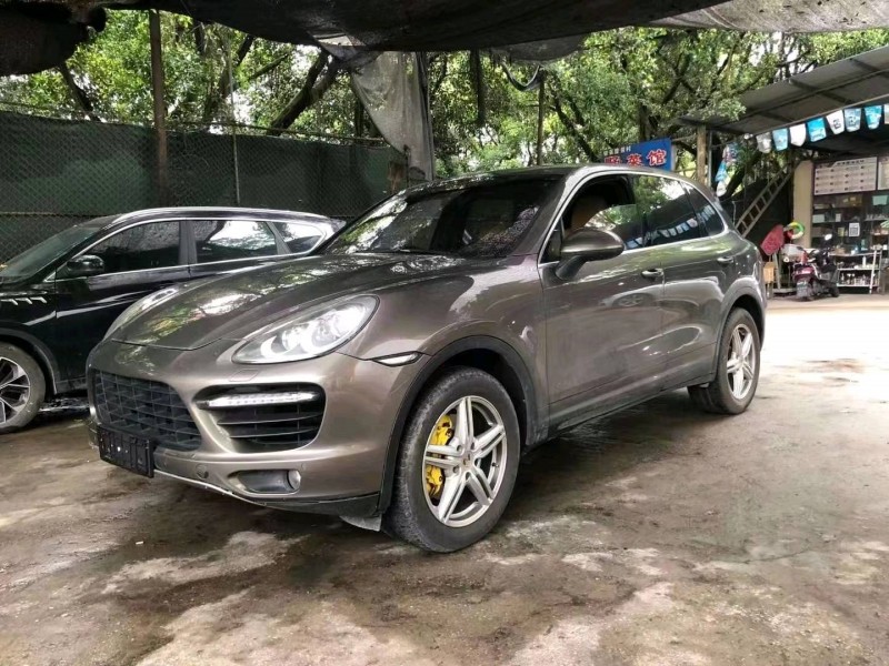 德陽12年保時捷卡宴2