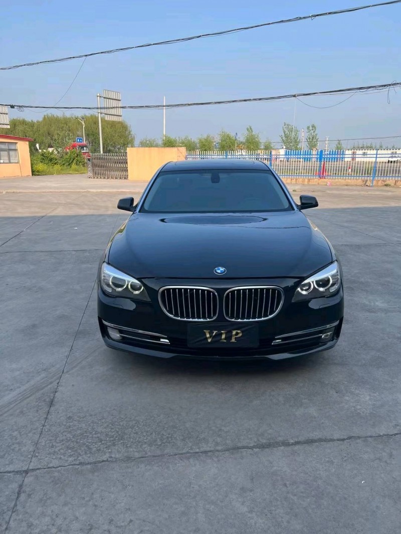 济宁11年宝马7系1