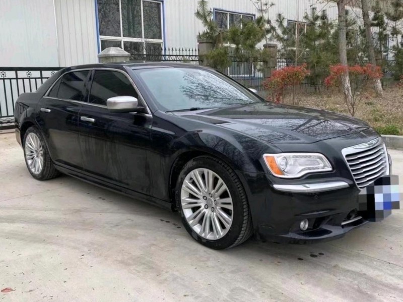 青島15年克萊斯勒300C2