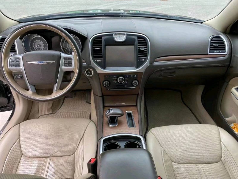 青島15年克萊斯勒300C5