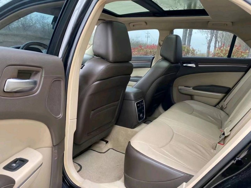 青島15年克萊斯勒300C6
