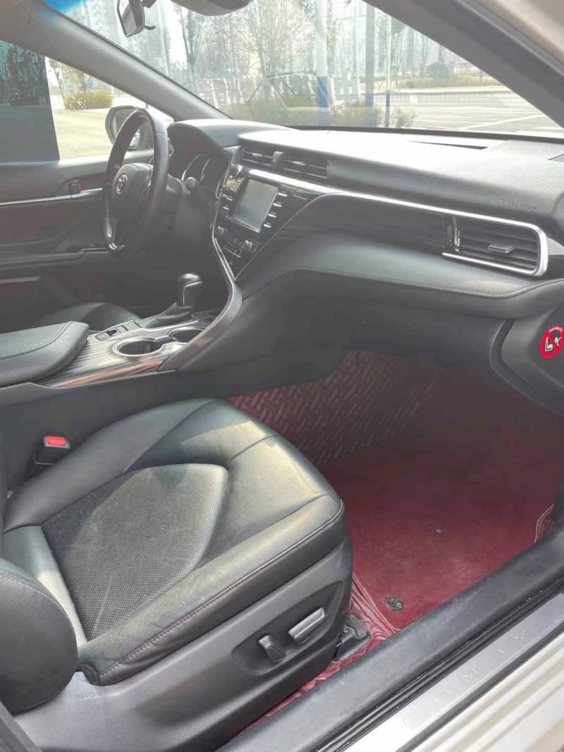 徐州18年丰田凯美瑞5