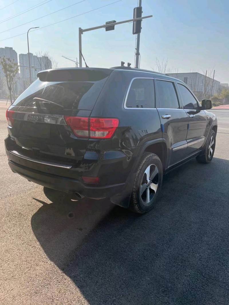 徐州13年Jeep大切諾基2