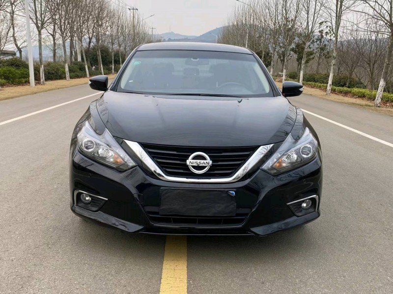 徐州17年日產天籟1