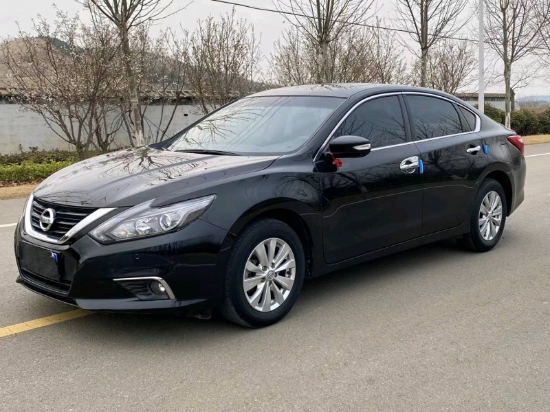 徐州17年日產天籟3