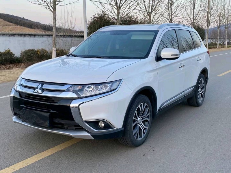 徐州18年三菱欧蓝德3