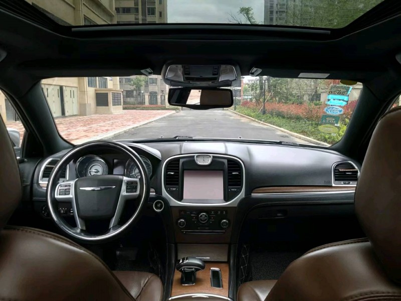 九江16年克萊斯勒300C4