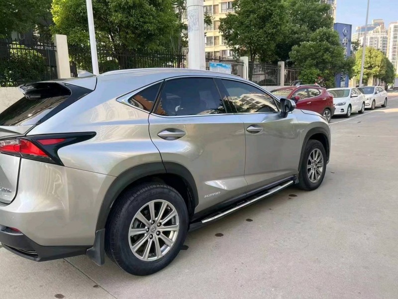 北京16年雷克萨斯NX4