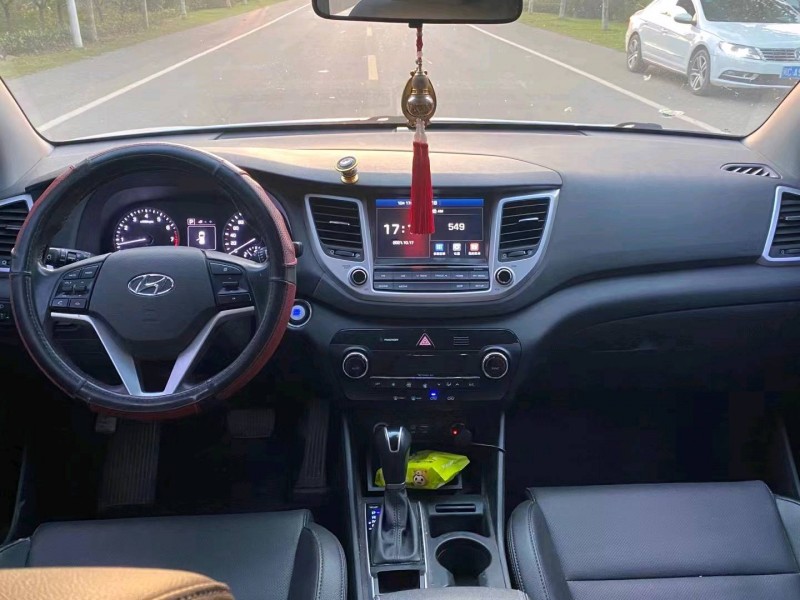 徐州18年现代途胜4