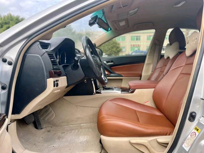 佛山13年丰田锐志7