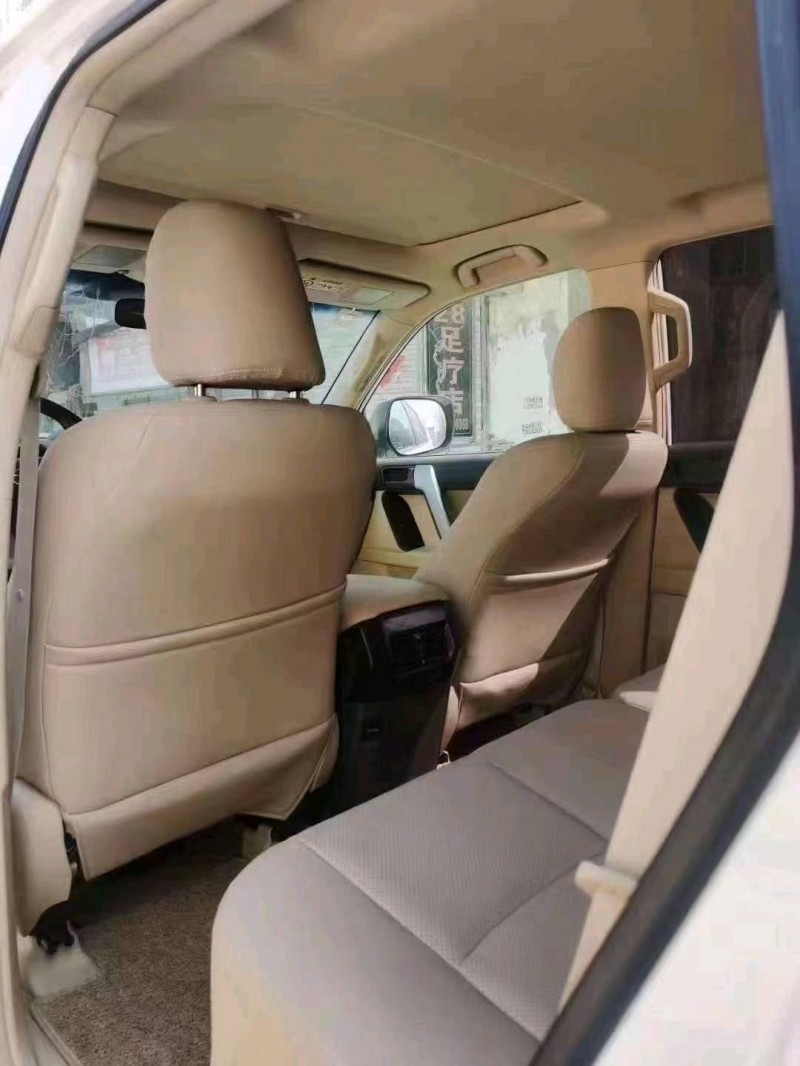 北京17年丰田普拉多8