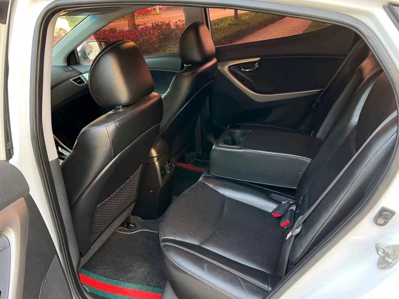 北京13年现代朗动6