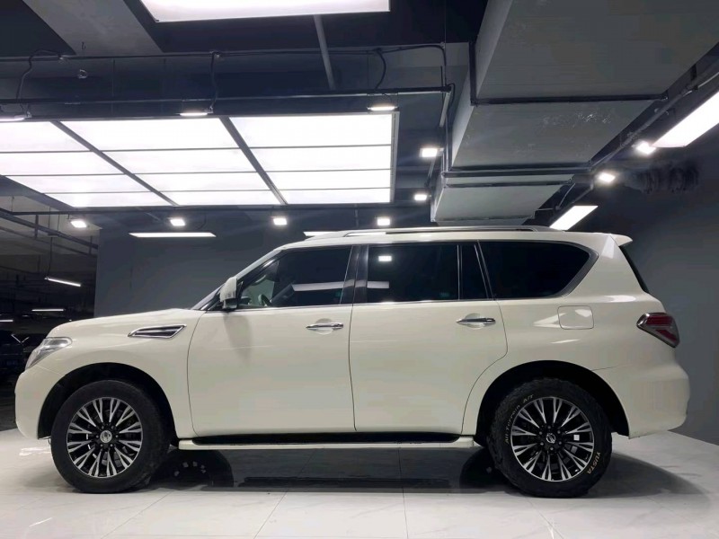 成都17年日產途樂8