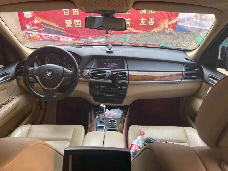 天津11年寶馬X58