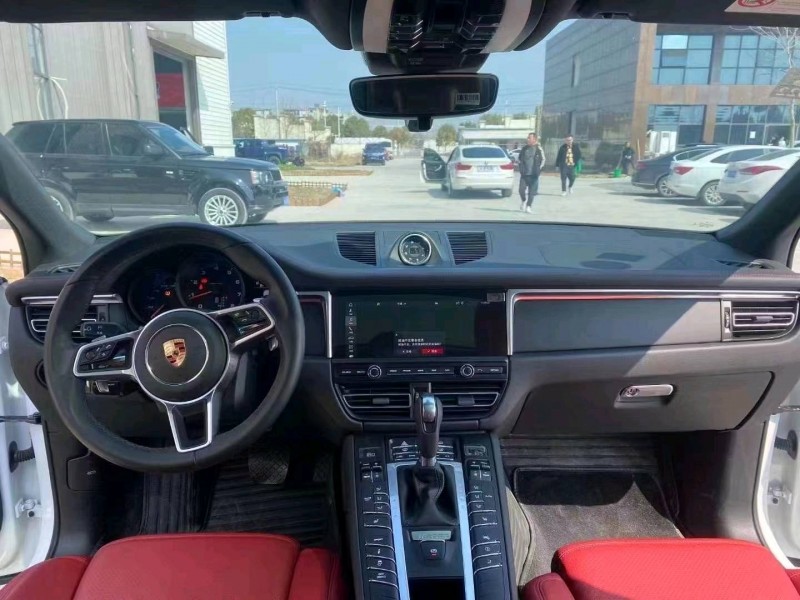 天門20年保時捷Macan4