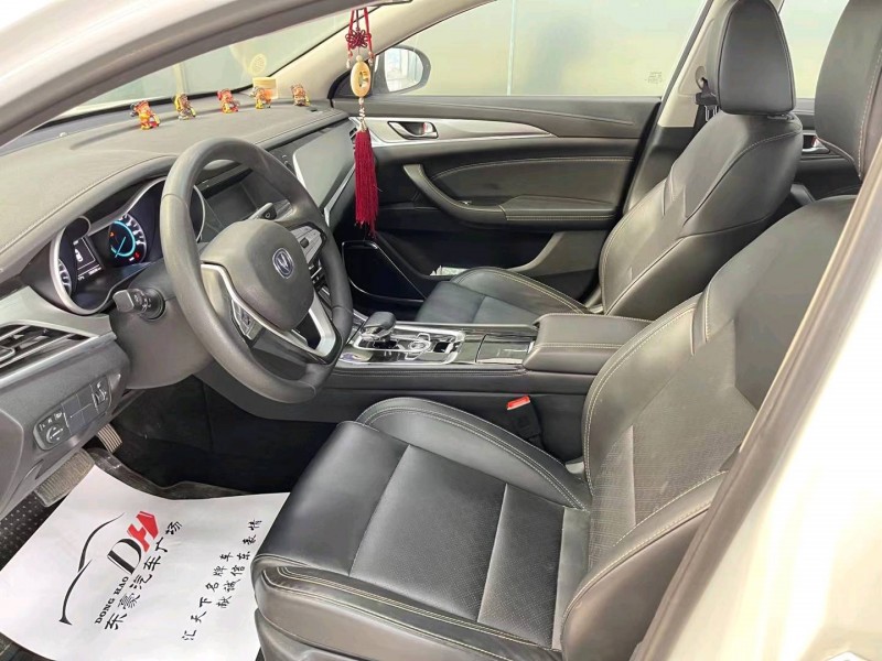 北京19年長安汽車逸動6