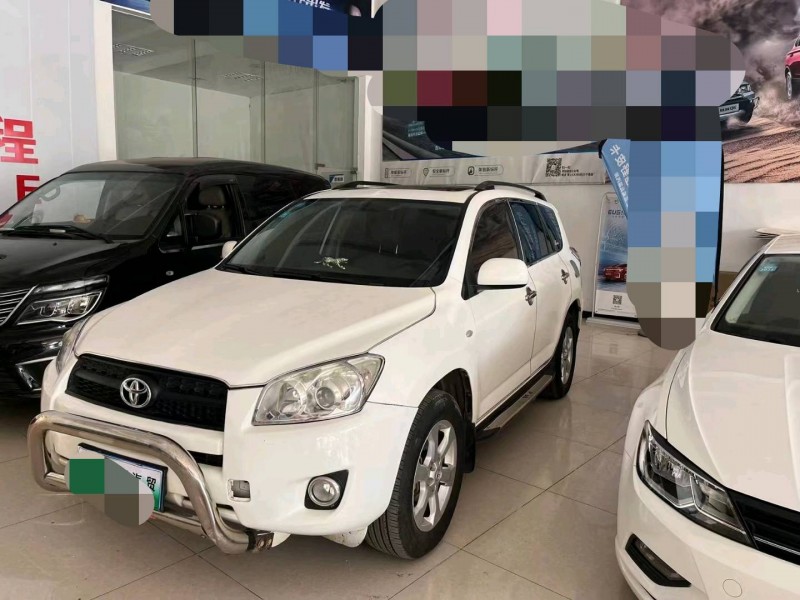 曲靖10年豐田RAV42