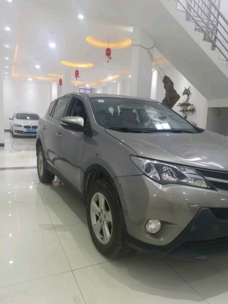 曲靖15年豐田RAV43