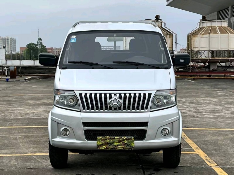 東莞20年長安汽車UNI-T1