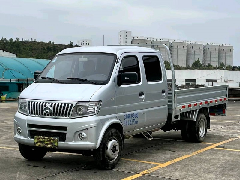 東莞20年長安汽車UNI-T3
