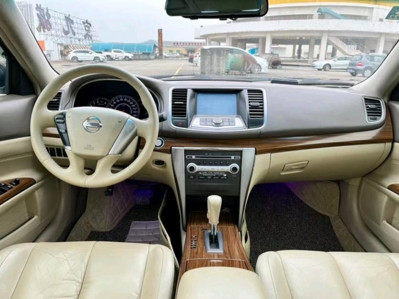 東莞11年日產天籟4
