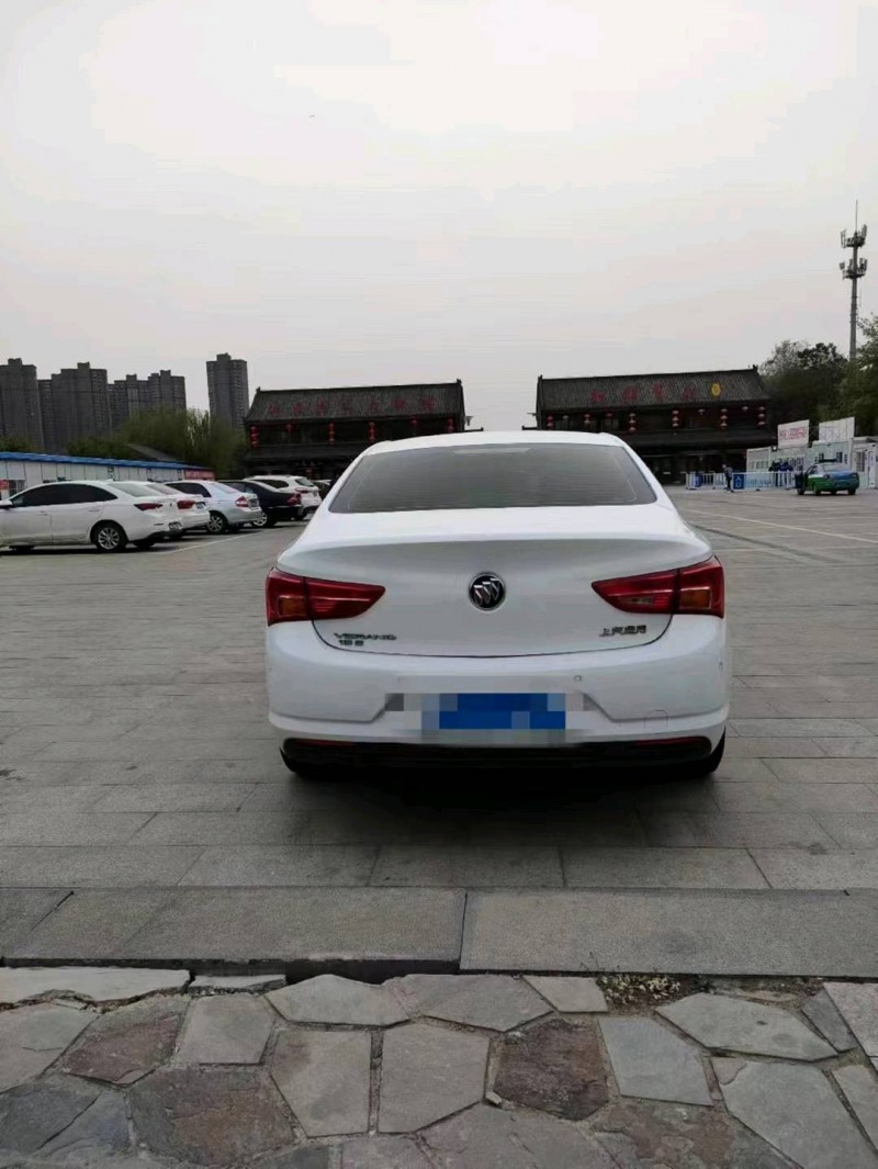 东营19年别克威朗6