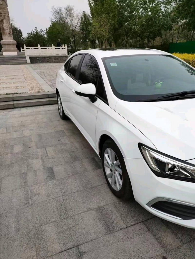 东营19年别克威朗3