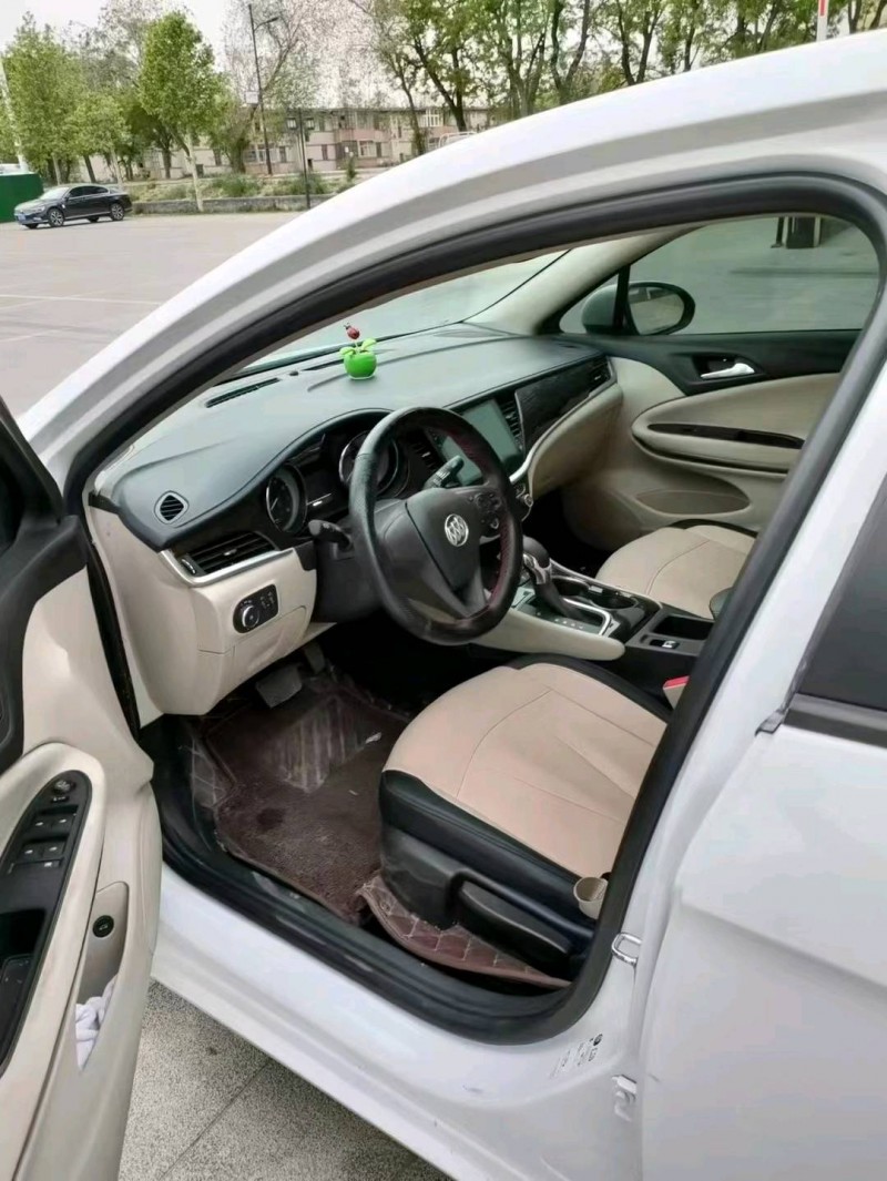 东营19年别克威朗9