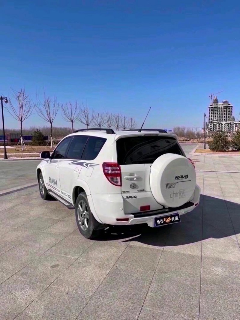 滄州13年豐田RAV42