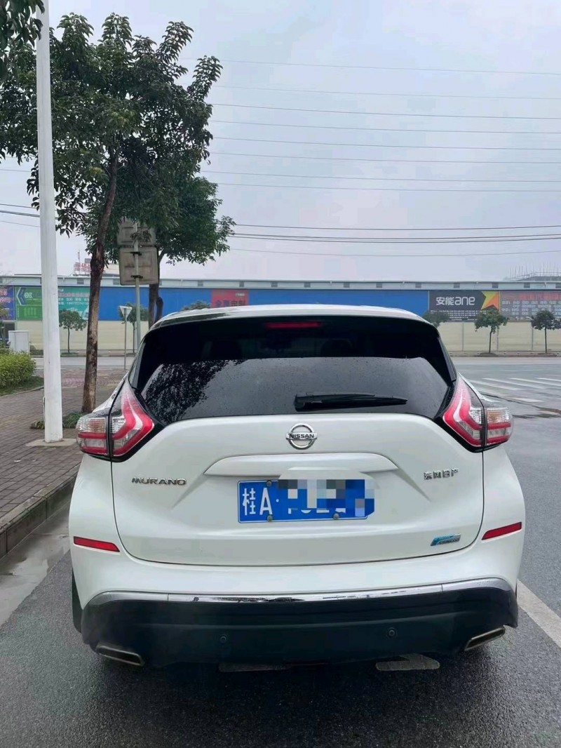 防城港18年日產樓蘭2