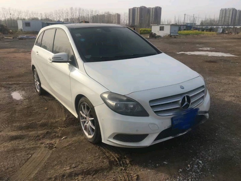 新鄉13年奔馳B3
