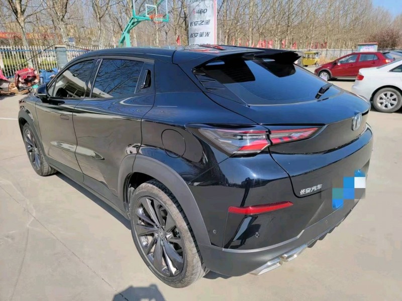 青島20年長安汽車UNI-T9