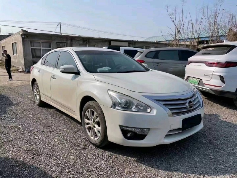 鄂州15年日產天籟2