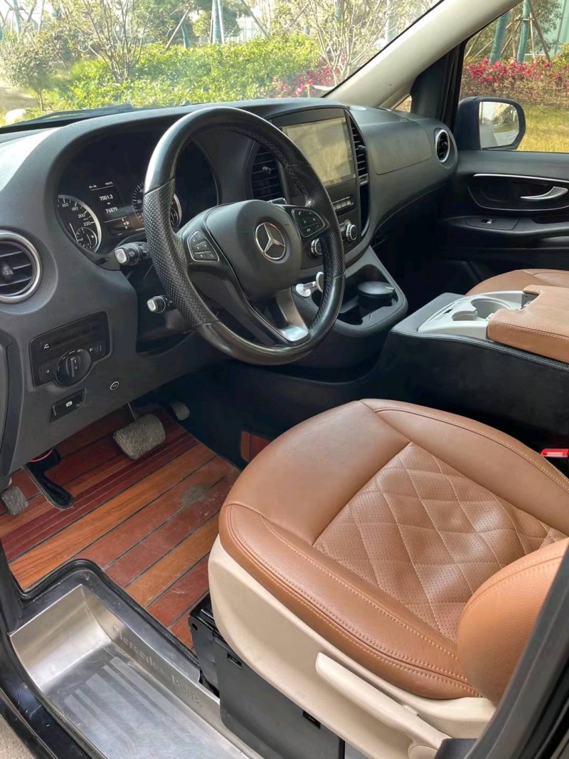 徐州17年奔驰威霆7