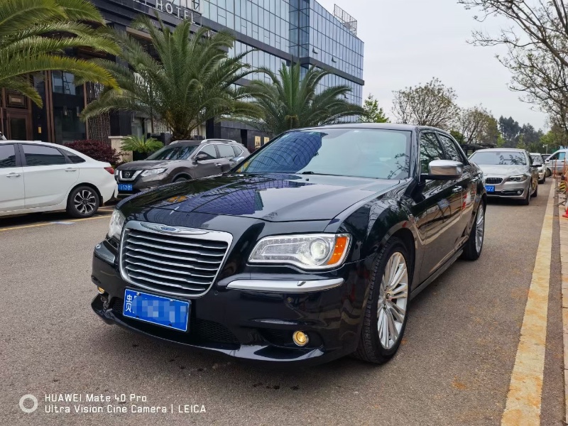 昆明16年克萊斯勒300C6