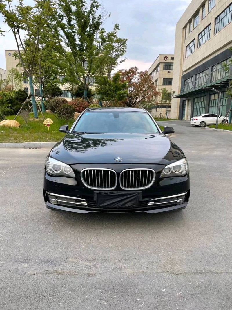 徐州13年宝马7系9