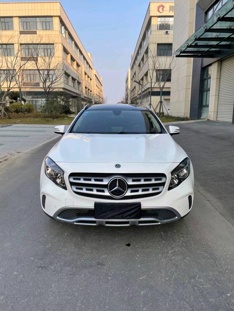 徐州19年奔驰GLA9