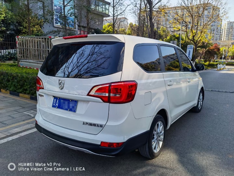 昆明18年寶駿7301
