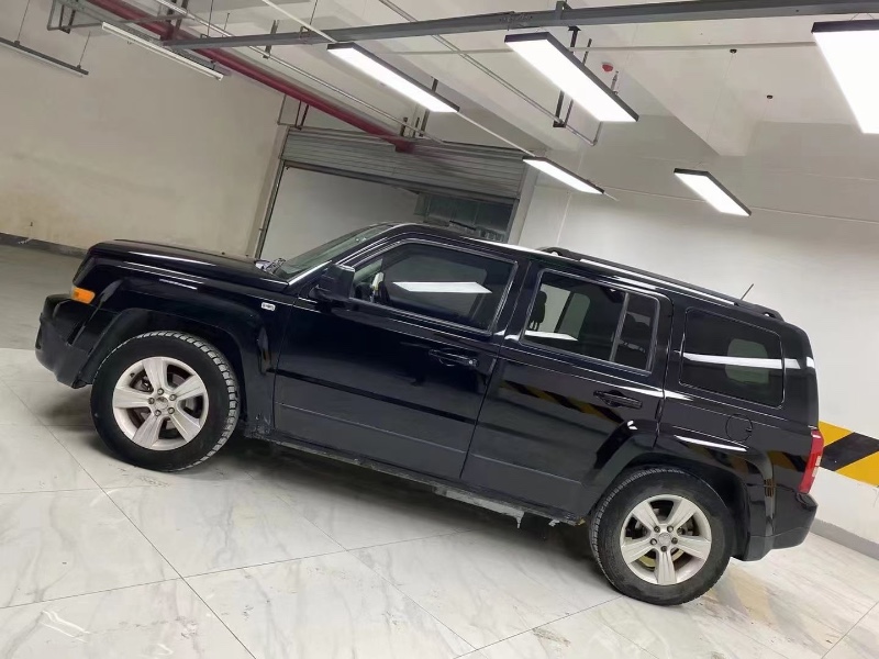 成都14年Jeep自由客3