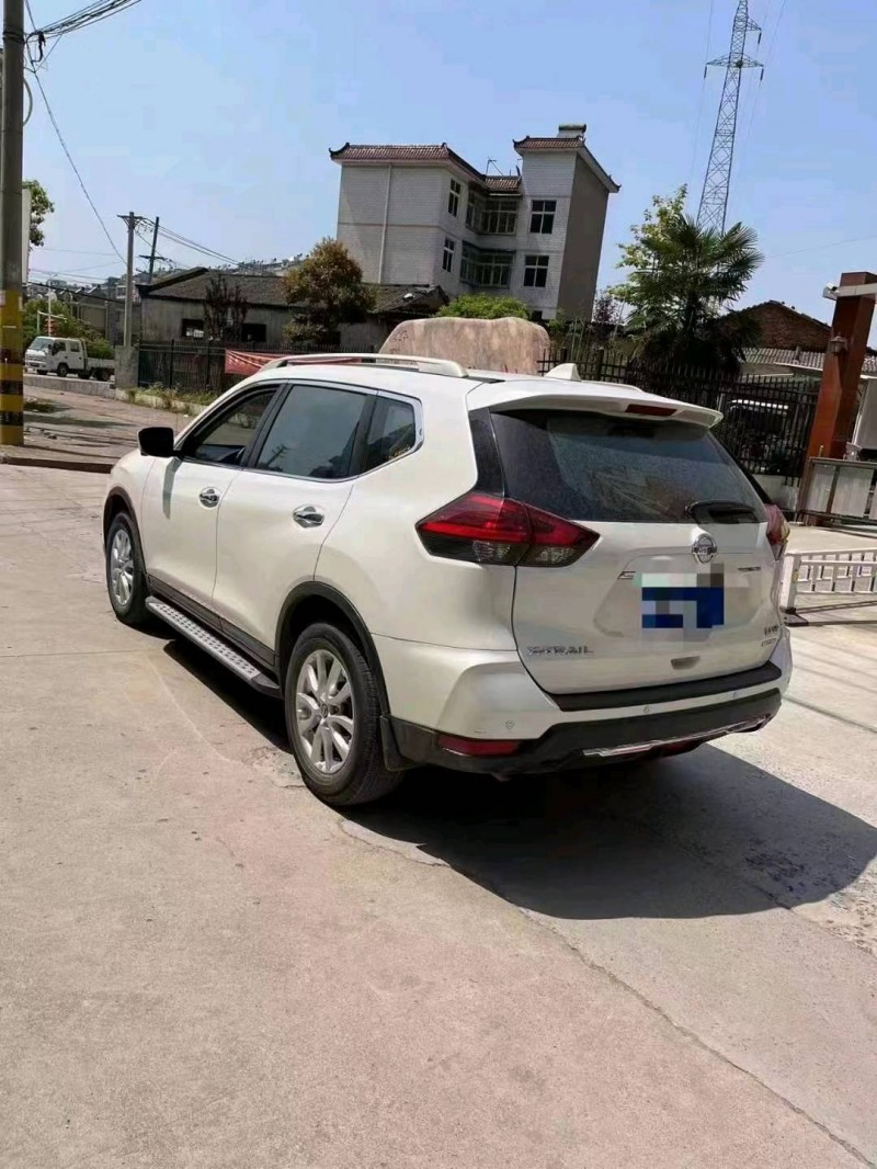 宜昌19年日產奇駿4