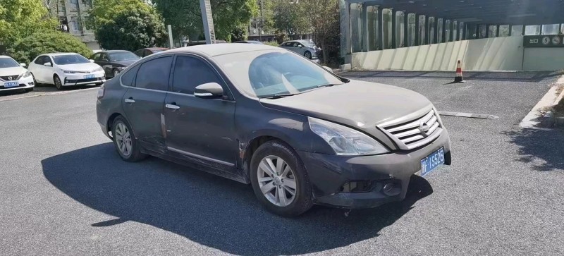 杭州12年日產天籟2